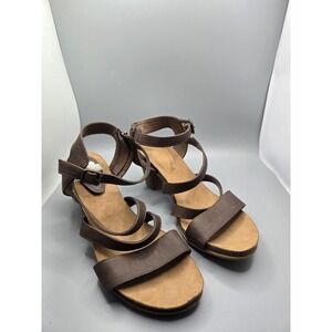 A.N.D.A.M.O Women's Brown Strappy Block Heel‎ Sandals Size 8.5 Buckle Mid Heel